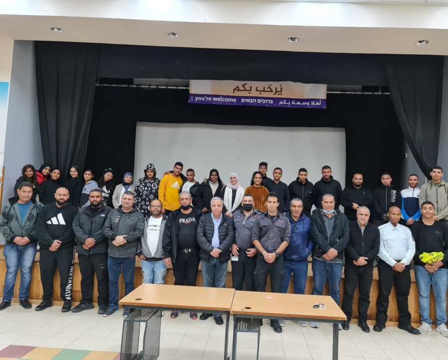 جسر الزرقاء: لقاء افتتاحي استعدادًا لإقامة وحدة متطوعين في سلطة الإطفاء والإنقاذ